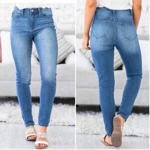 KanCan Medium Wash Mid Rise Skinny Jeans‎ 5/26